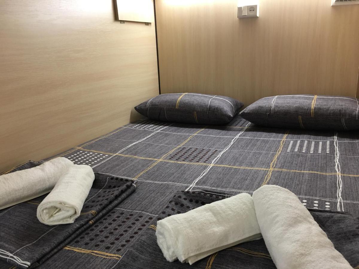 Bonvenon Capsule Hostel Jerevan Buitenkant foto